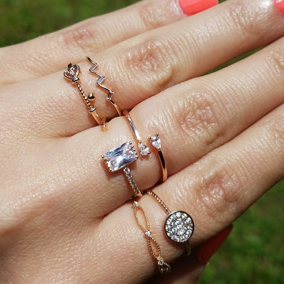 NEW Rose Gold Delicate Geometric Stackable Ring - Picture 5 of 6